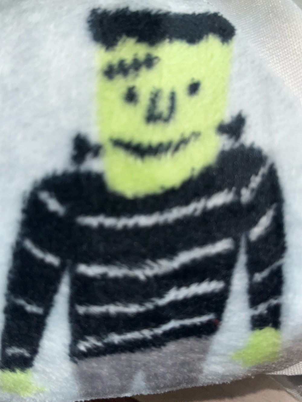 Halloween Monsters Plush Throw - Frank & Frie - 50x60 - Picture 5 of 6